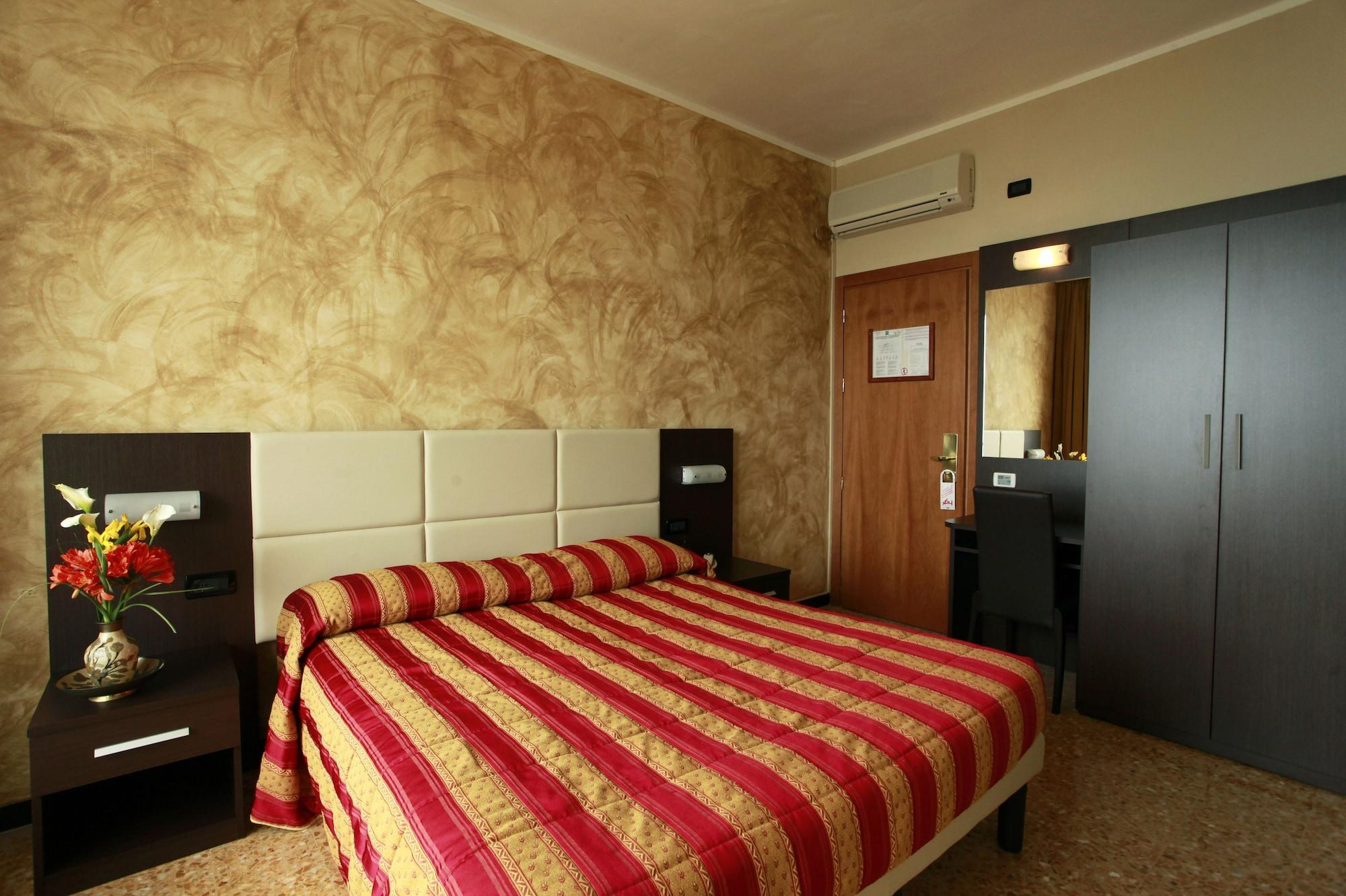 Piccolo Hotel Diano Marina Exterior photo