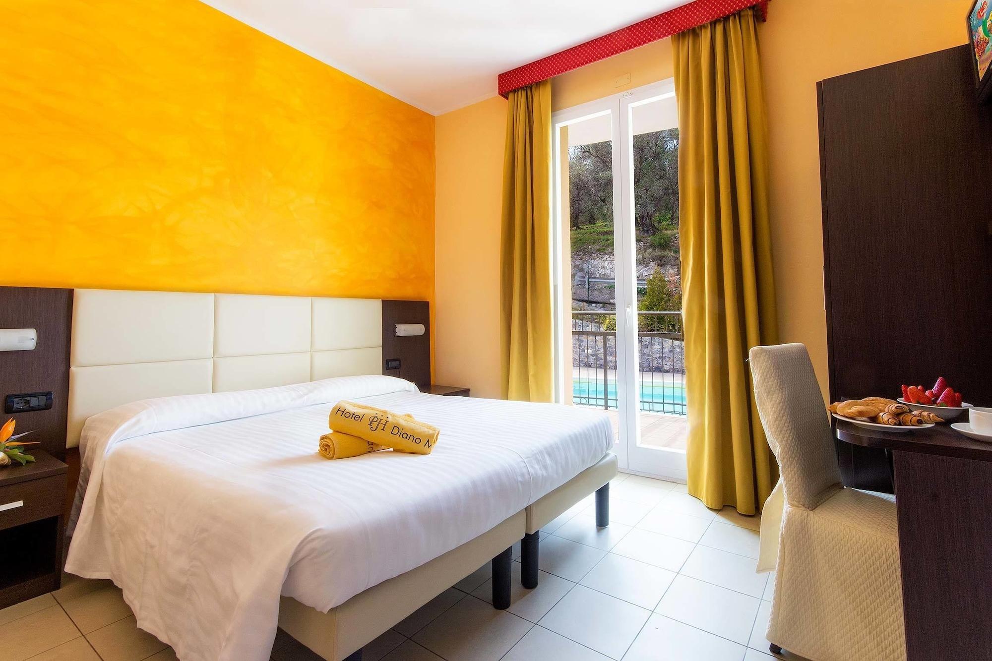 Piccolo Hotel Diano Marina Exterior photo