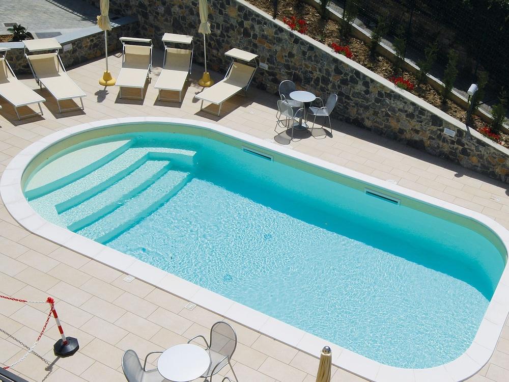 Piccolo Hotel Diano Marina Exterior photo