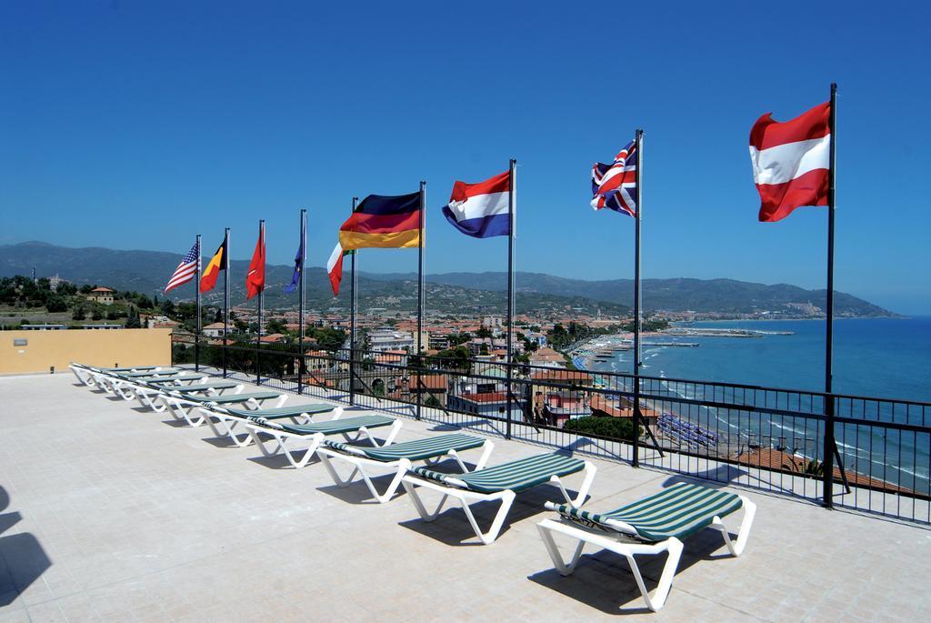 Piccolo Hotel Diano Marina Exterior photo