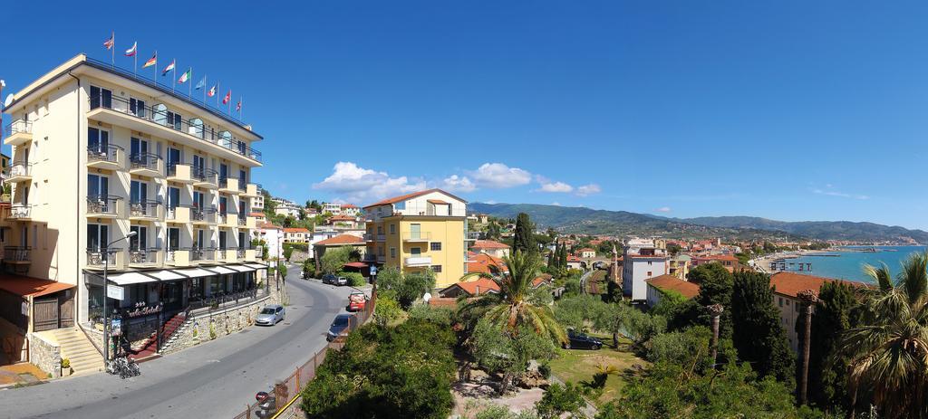 Piccolo Hotel Diano Marina Exterior photo