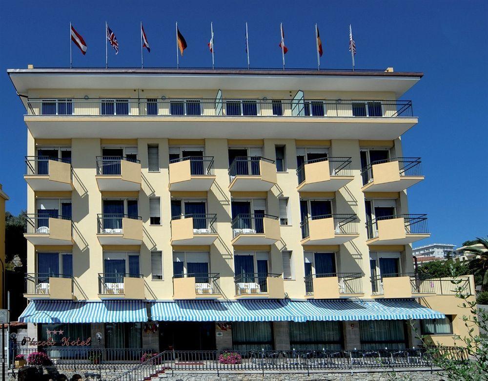 Piccolo Hotel Diano Marina Exterior photo