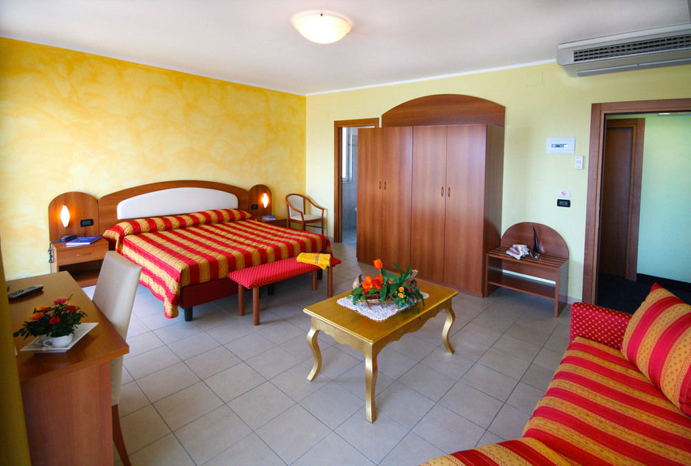 Piccolo Hotel Diano Marina Exterior photo